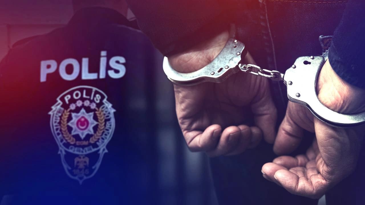 Hastalarından 'bıçak parası' aldığı iddia edilen doktor tutuklandı
