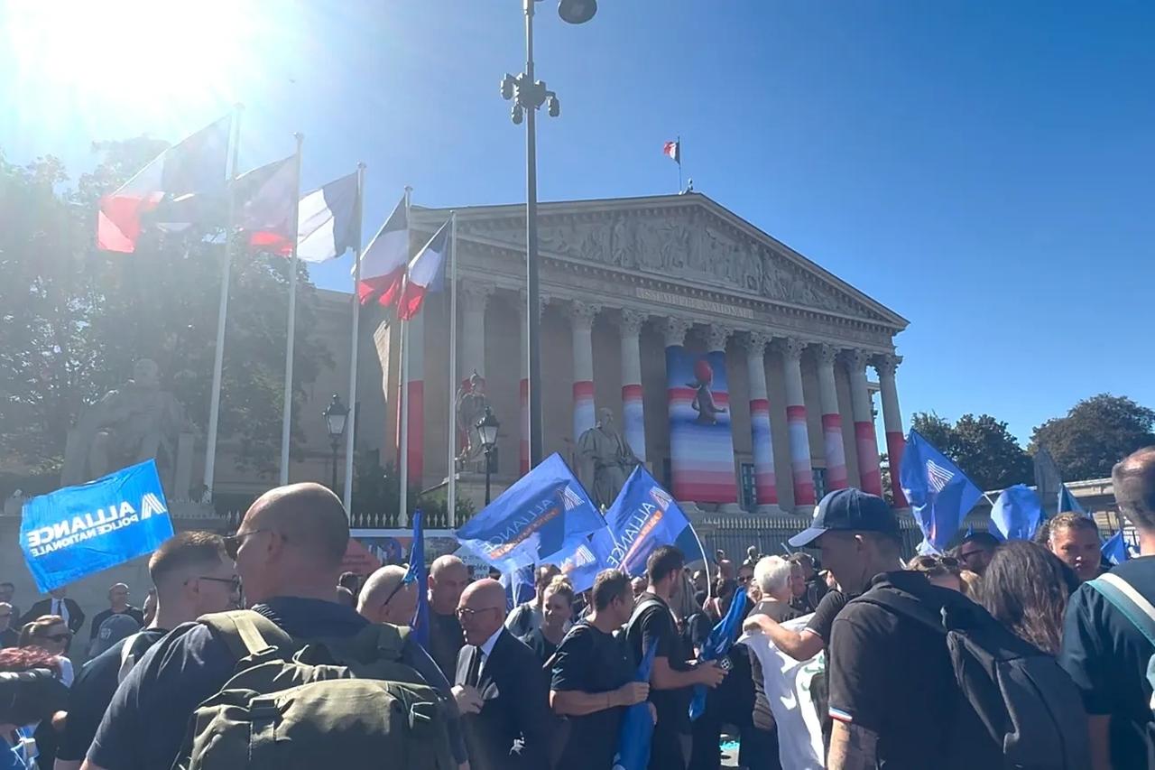Fransa'da polislerden maaş protestosu