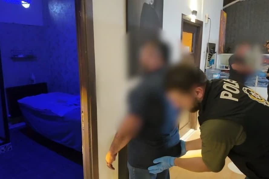 Isparta'da masaj salonlarına dev fuhuş operasyonu