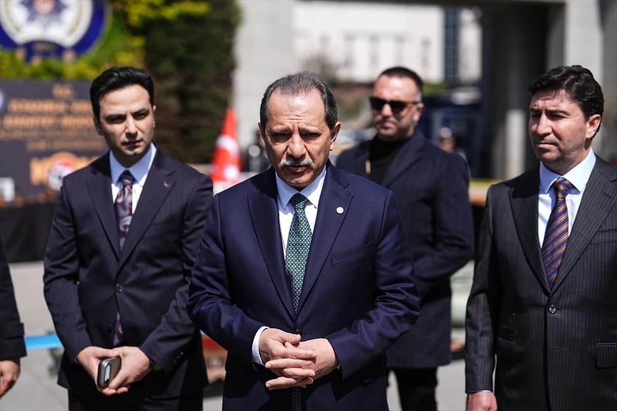 İstanbul'da tarihi eser kaçakçılarına ağır darbe: Yüzlerce obje ele geçirildi