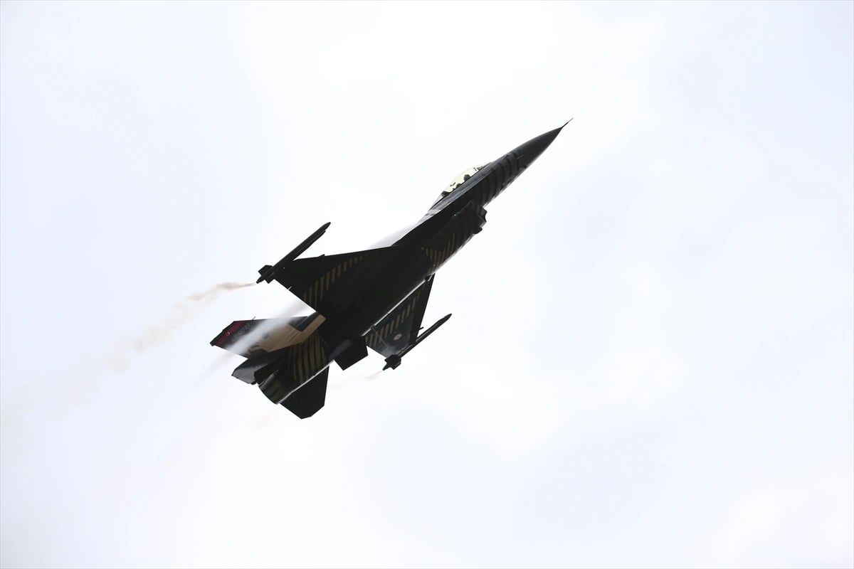 Jet sesi Eskişehir semalarında yankılandı