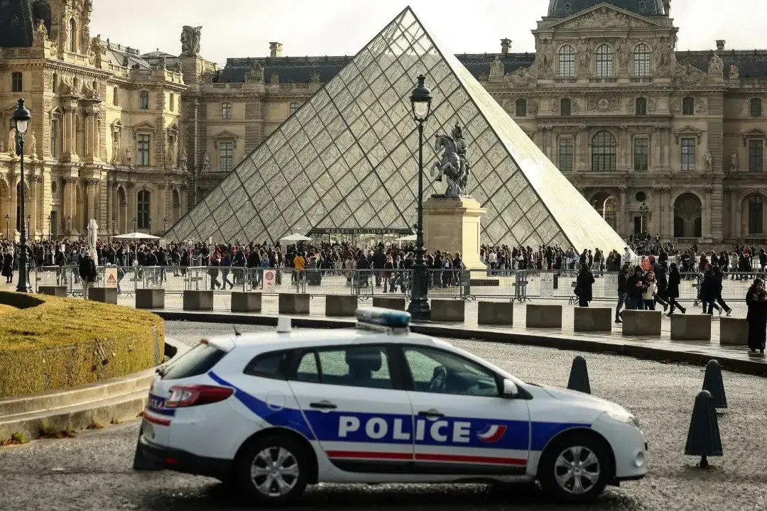 New Development in the Louvre Heist: Two Suspects Arrested