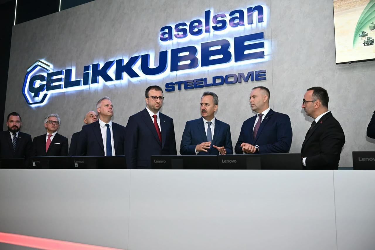 Polonya Cumhurbaşkanı Nawrocki ASELSAN’ın teknolojilerini inceledi