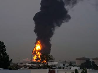 Iran Warns Gulf States to Evacuate Petrochemical Sites