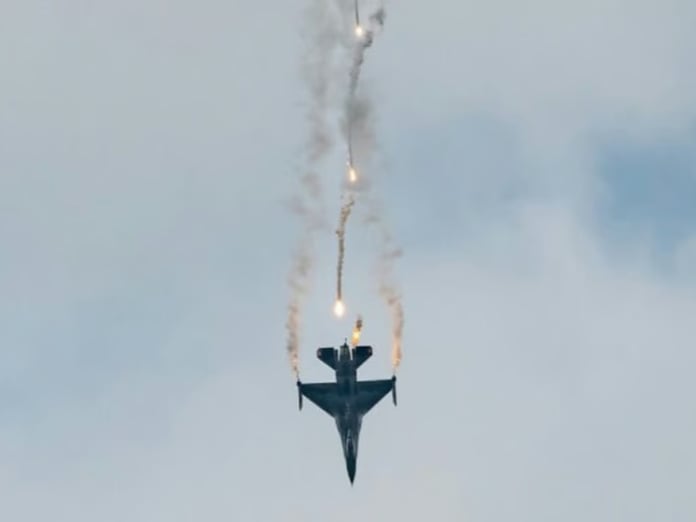 Polonya’da F-16 düştü: Pilot hayatını kaybetti