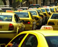 Atina'da taksiciler 48 saatlik greve çıktı