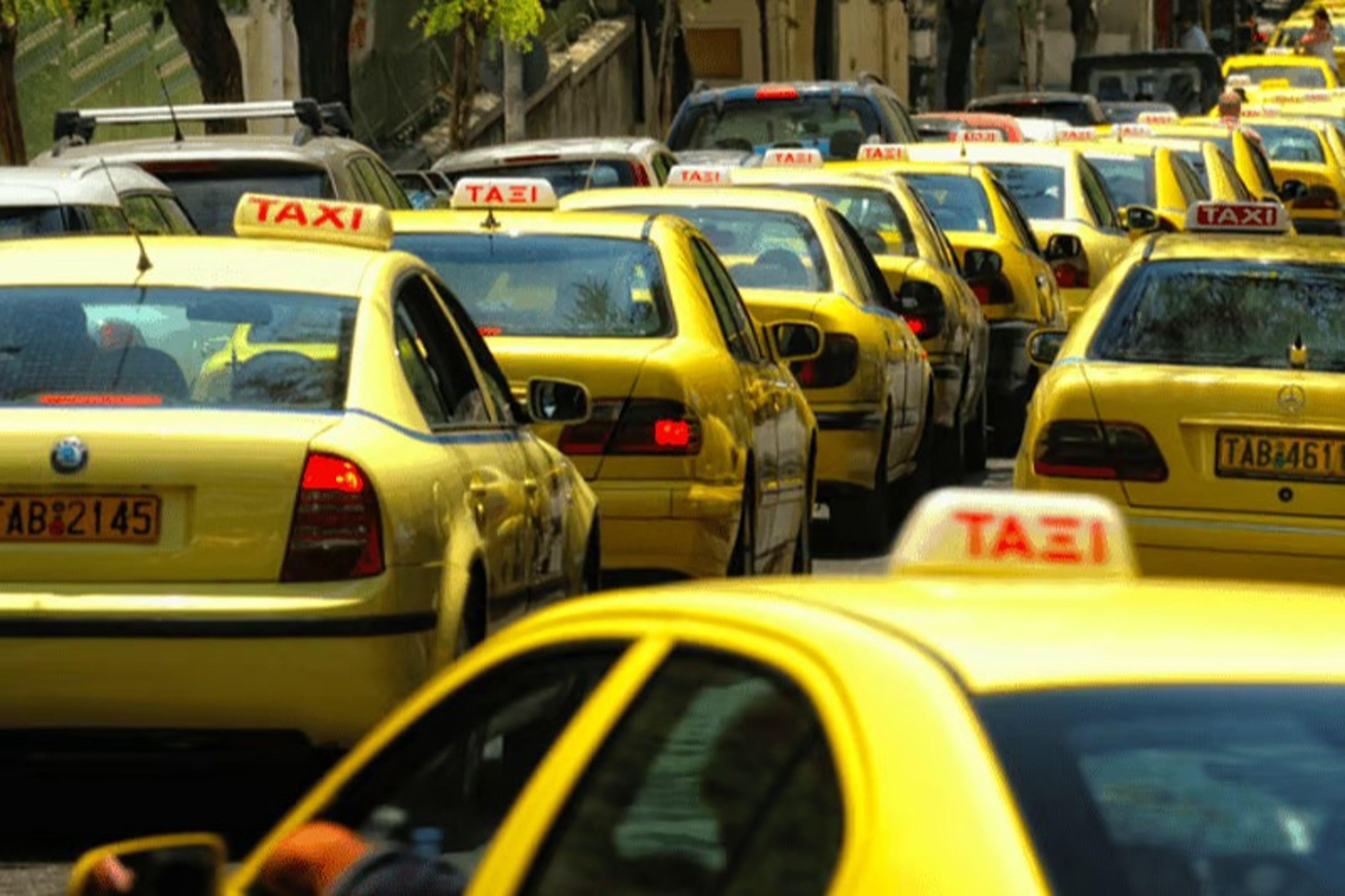 Atina'da taksiciler 48 saatlik greve çıktı