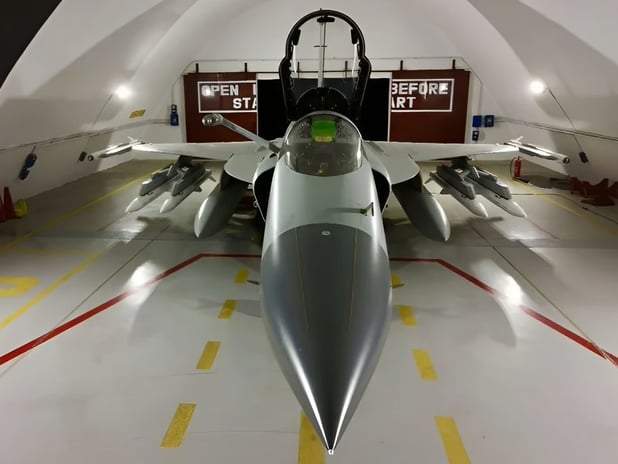 Pakistan Hindistan'a J-17 ile gözdağı verdi