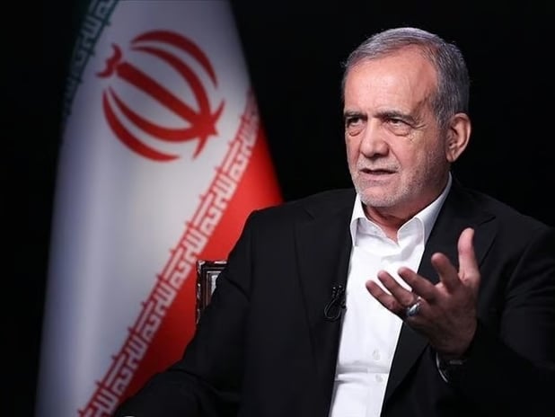 Pezeşkiyan'dan Azerbaycan'a mesaj: Hatalı olan İran