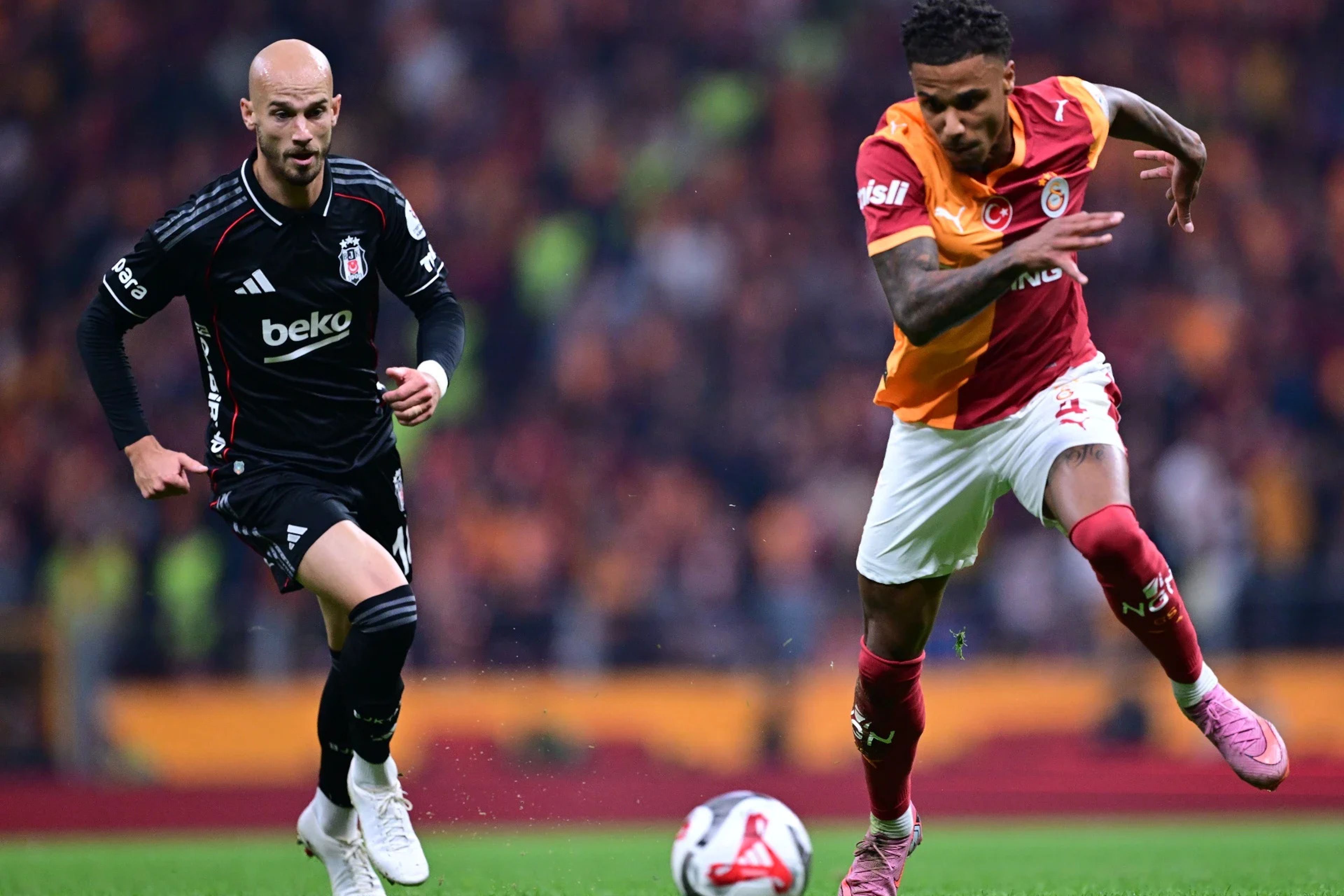 Dolmabahçe'de dev derbi: Lider Galatasaray, Beşiktaş deplasmanında