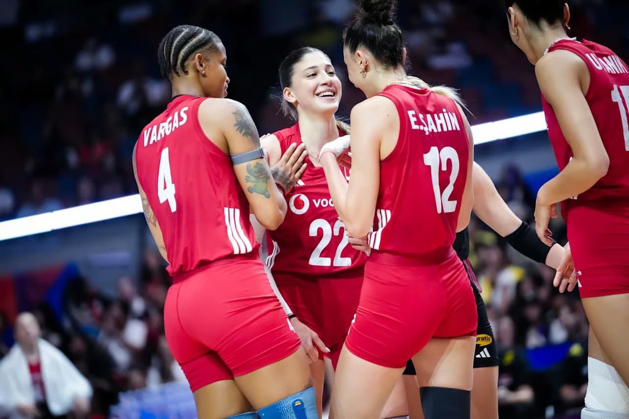 Ev sahibi Japonya'ya geçit yok: Filenin Sultanları VNL'de 8. galibiyeti aldı