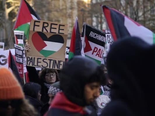 Silah fuarında Filistin protestosu
