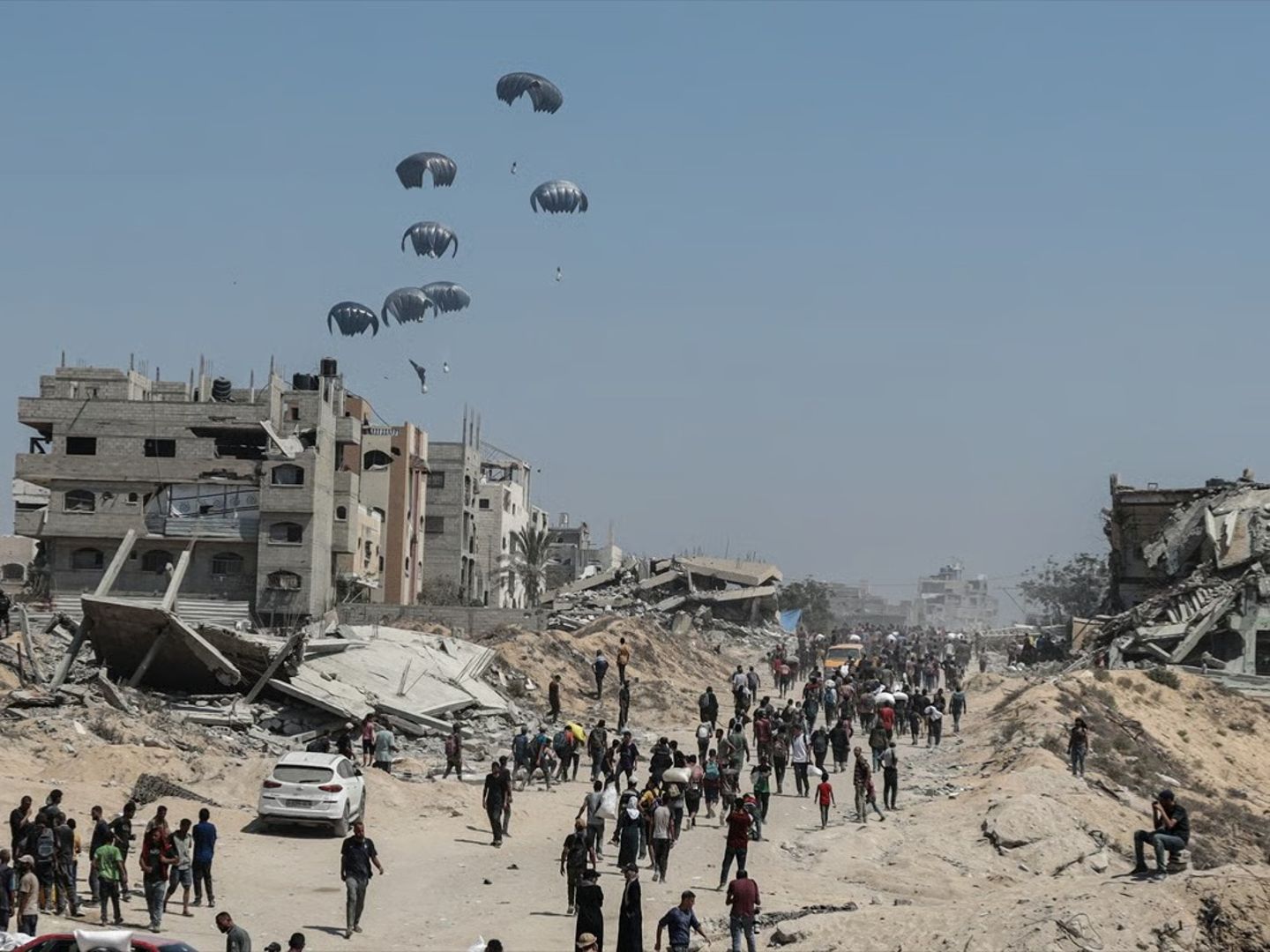 UNRWA: Gazze'ye atılan yardımlar yetersiz ve sembolik