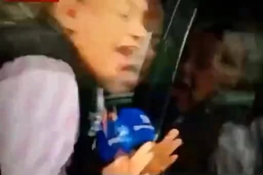 Canlı yayında muhabire otomobil çarptı