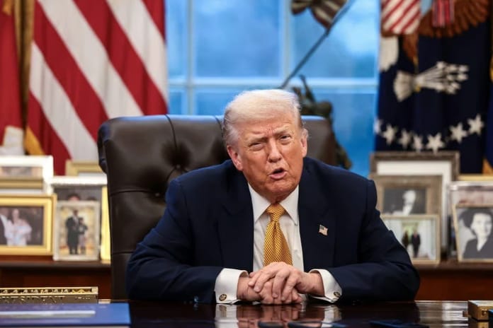 Trump yine Hamaney'i tehdit etti: Endişelenmeli