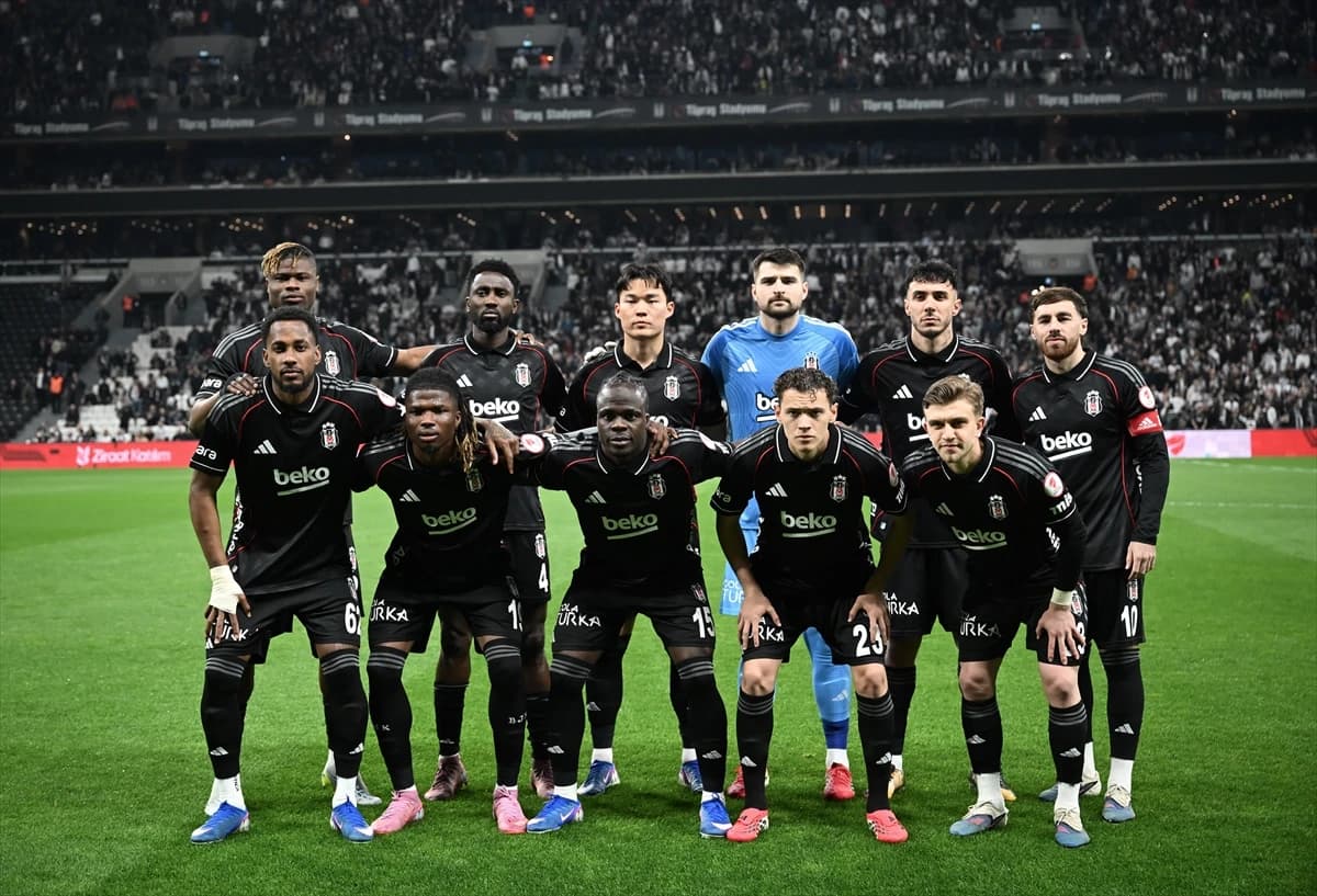 Beşiktaş evine derbiyle veda ediyor