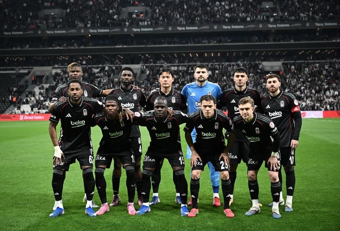 Beşiktaş evine derbiyle veda ediyor