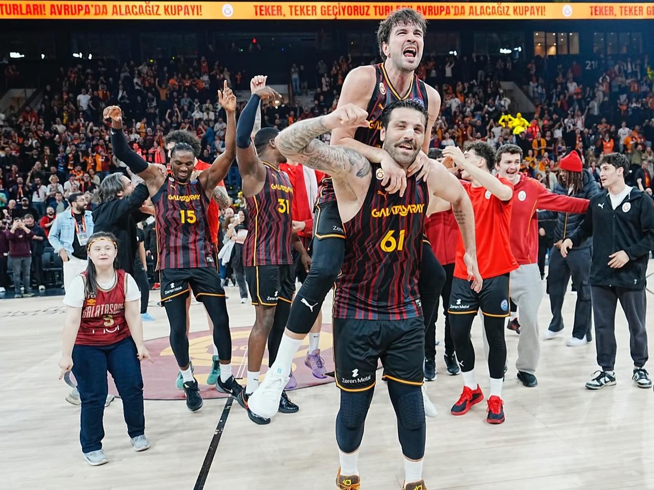 Galatasaray Basketbol Şampiyonlar Ligi finali için parkede