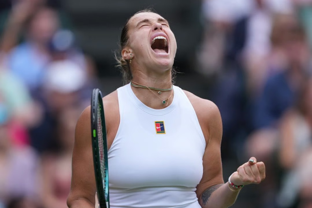 Ünlüler onu izledi: Sabalenka Wimbledon'da turladı