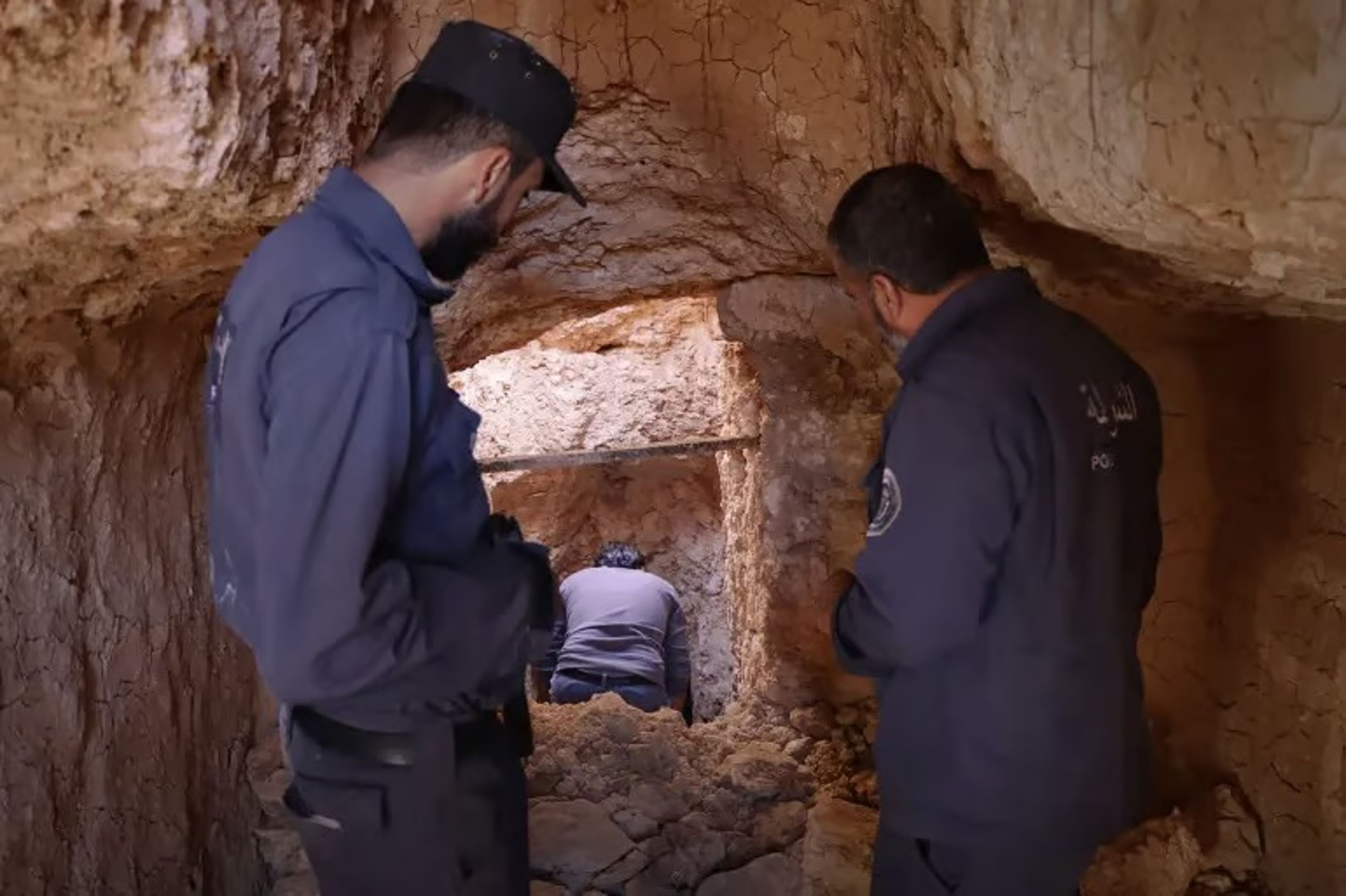 Suriye'de Esad rejimine ait gizli yeraltı hapishanesi keşfedildi