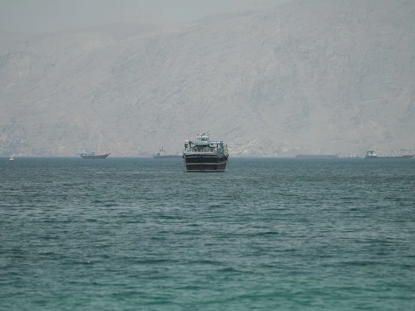 Hürmüz Boğazı yakınlarında ilk saldırı: ABD-İran mutabakatı sonrası gemi vuruldu