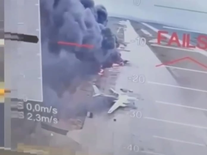 Ukrayna, Rusya'nın stratejik bombardıman üslerine FPV drone sürüsüyle saldırdı