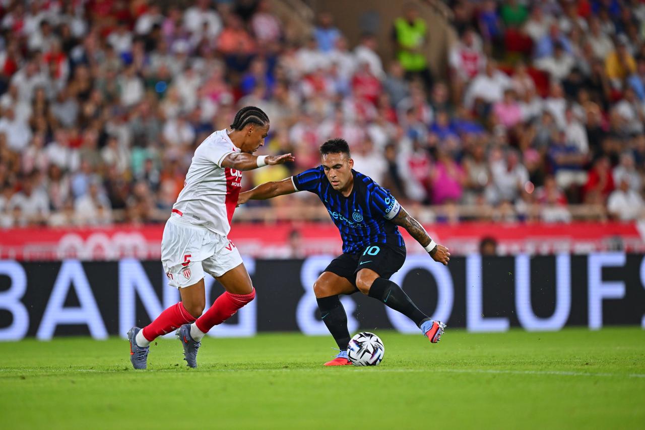 Monaco erken öne geçti, Hakan Çalhanoğlu kırmızı kart gördü: Inter 10 kişiyle kazandı