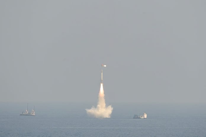 Hindistan, nükleer denizaltı INS Arighaat’tan K-4 uzun menzilli balistik füzeyi test etti