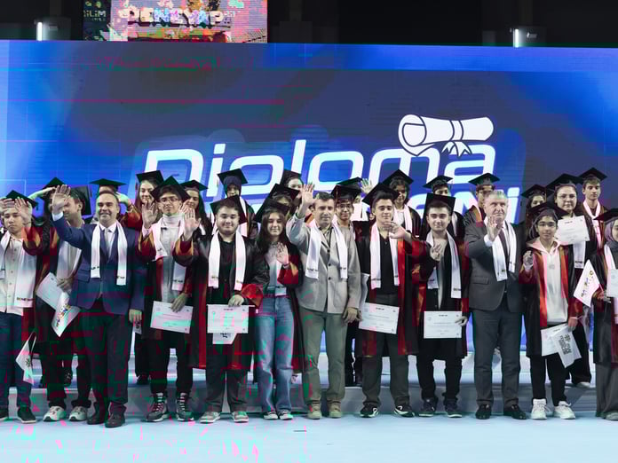 DENEYAP Atölyeleri 9 Bin 490 teknoloji yıldızını mezun etti: "Bir milletin geleceğine bakıyoruz"