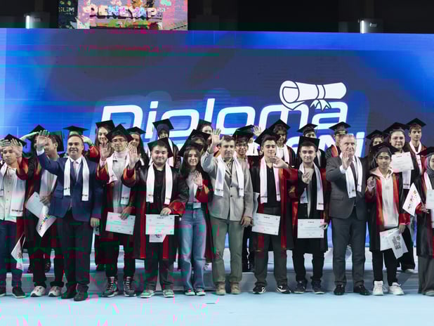 DENEYAP Atölyeleri 9 Bin 490 teknoloji yıldızını mezun etti: "Bir milletin geleceğine bakıyoruz"