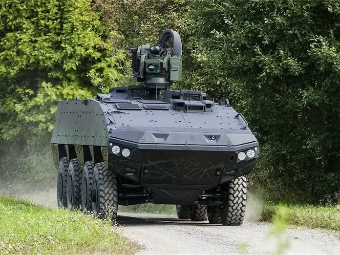 Japonya, ilk yerli üretim AMV zırhlısını Kara Kuvvetleri’ne teslim etti