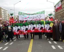 İran'da devrim kutlamalarında milyonlar sokaklara döküldü