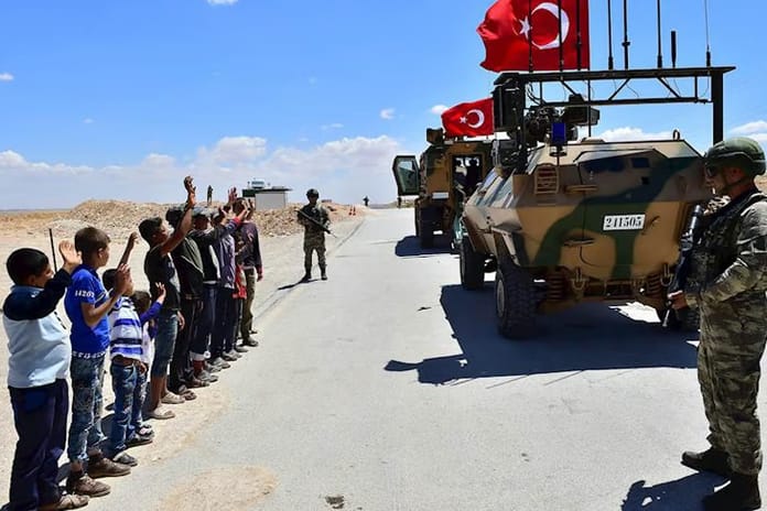 TSK'nın görev süresi 3 yıl daha uzatıldı: Türk askeri neden Irak ve Suriye'de ?