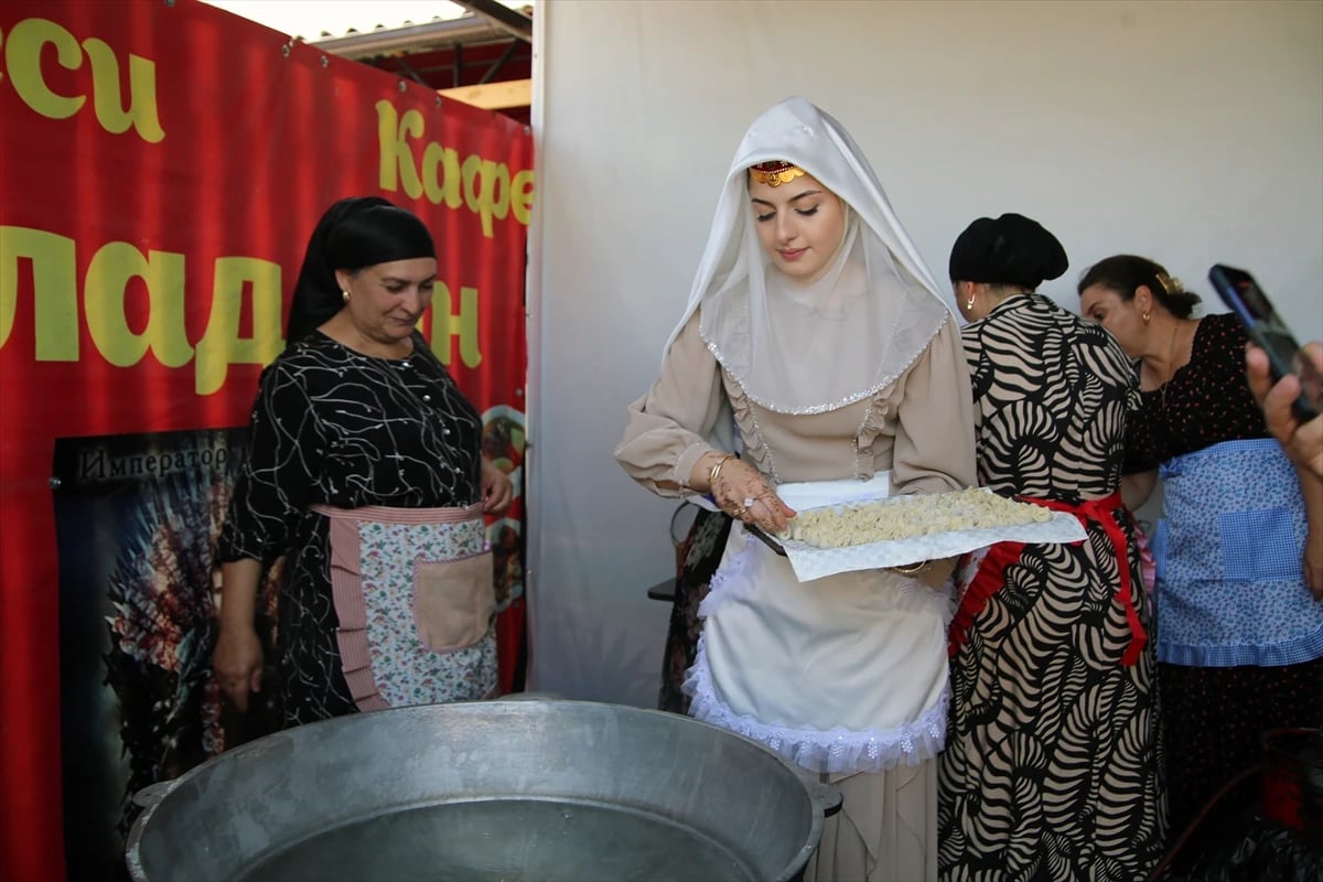 İncecik açılan hamurlar ve kazan başında sabır