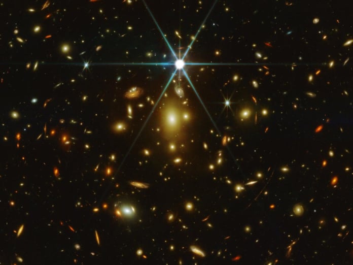 Bilinen en uzak yıldızın yalnız olmadığı ortaya çıktı