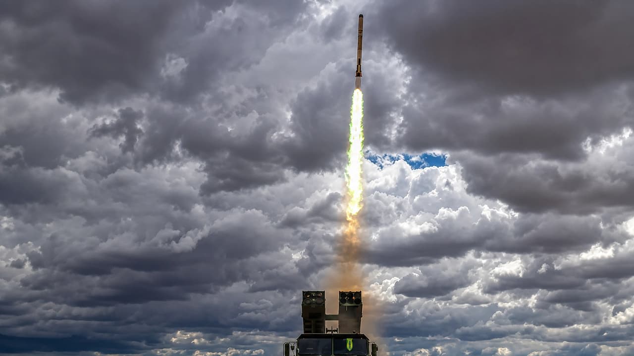 Lockheed Martin, HIMARS ve M270 için düşük maliyetli JR3 roketini test etti