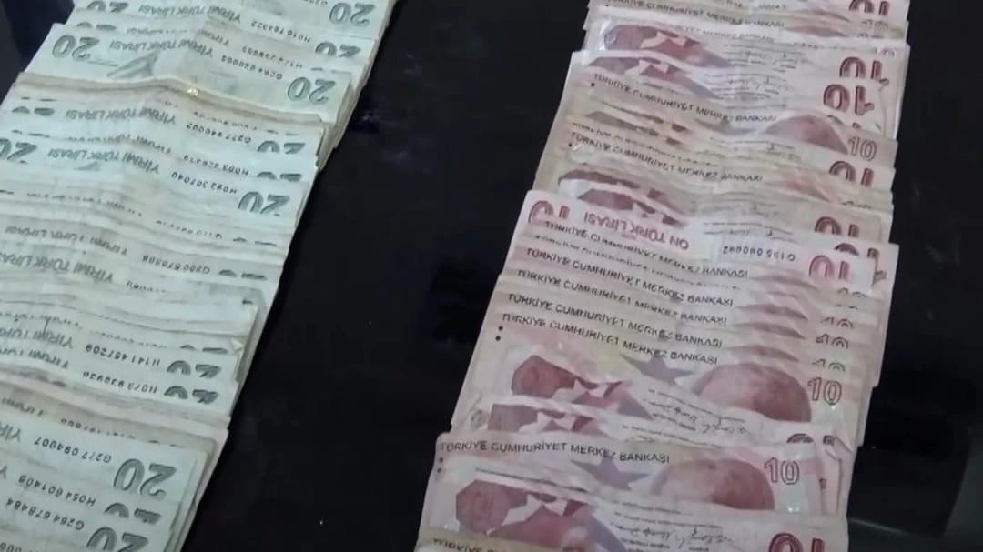 Zabıta yakaladı, üzerinden 60 bin lira çıktı