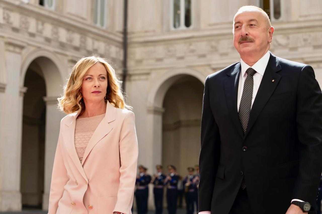 Meloni Azerbaycan'ı ziyaret edecek