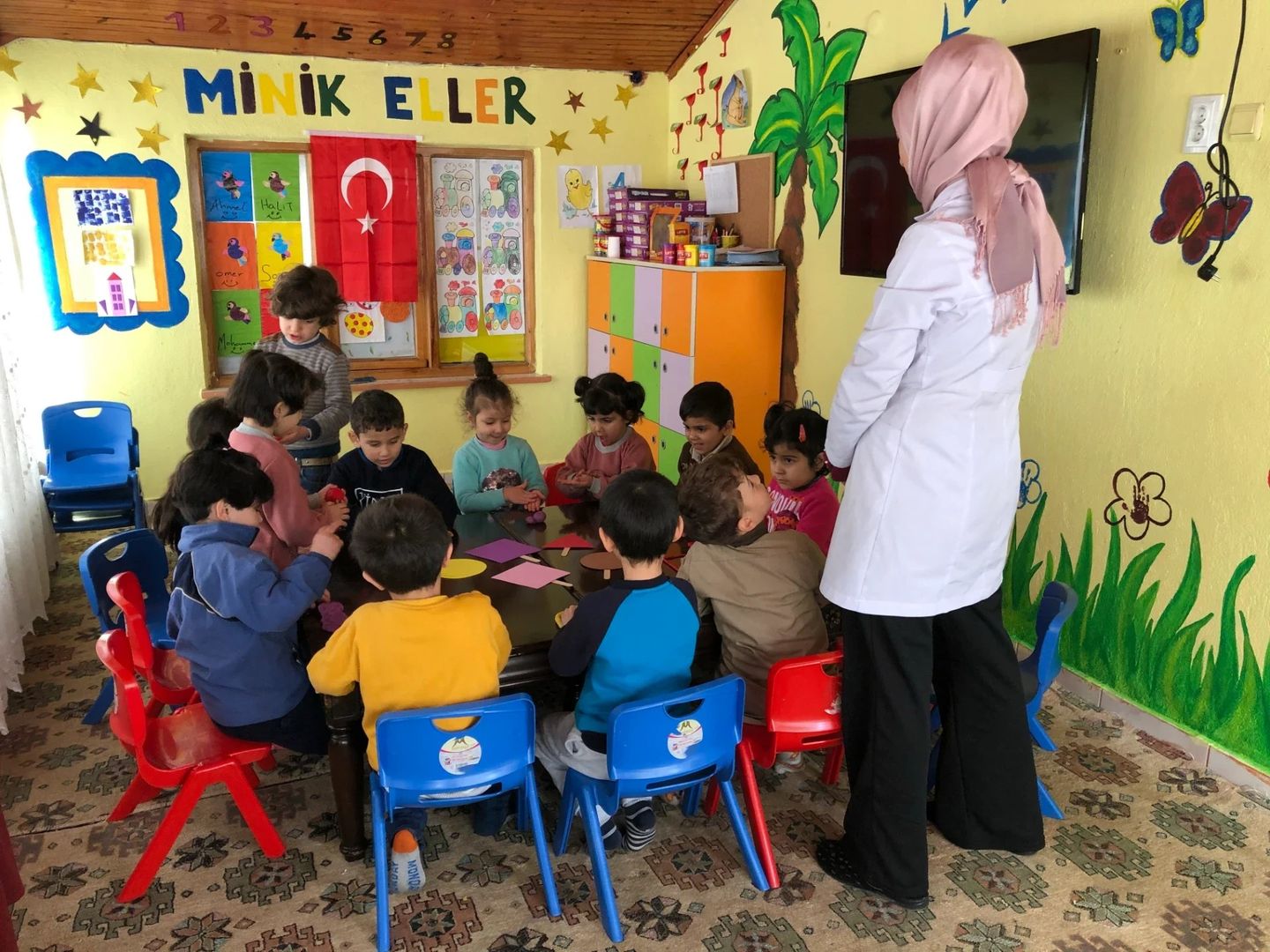 Kamu kurumlarının kreş ve bakımevlerine yeni standartlar geldi