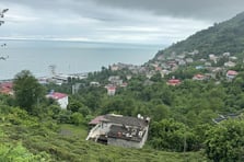 Sınırın ikiye ayırdığı köyde akrabalık ilişkileri bir asırdır sürdürülüyor