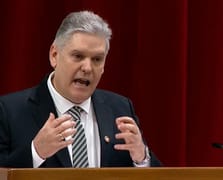 Küba'da eski Ekonomi Bakanı'na casusluktan müebbet hapis cezası