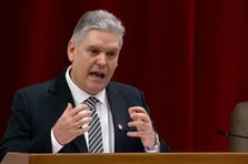 Küba'da eski Ekonomi Bakanı'na casusluktan müebbet hapis cezası