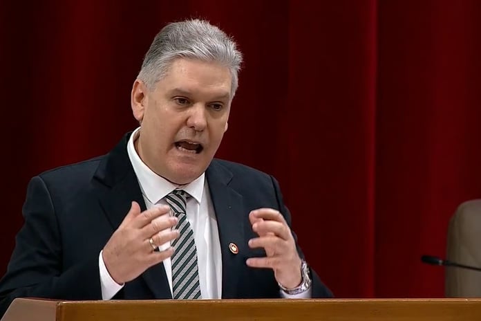 Küba'da eski Ekonomi Bakanı'na casusluktan müebbet hapis cezası