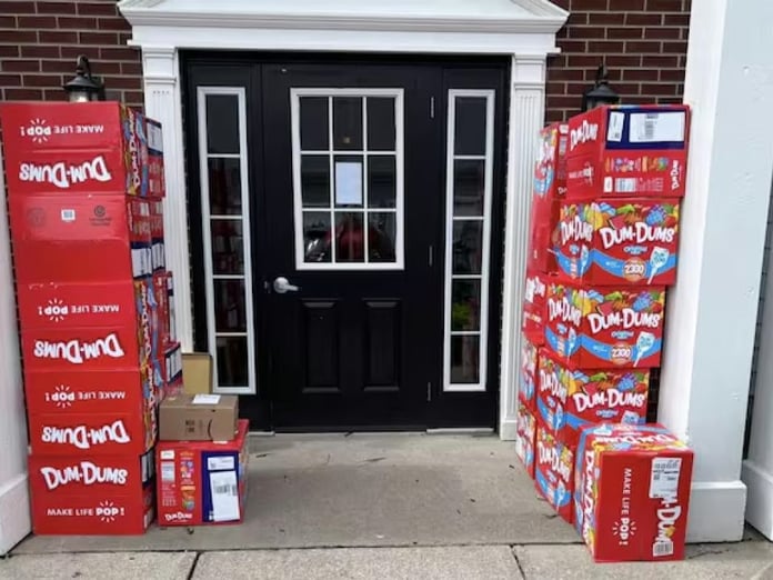 Annesinin telefonundan 70 bin lolipop sipariş etti