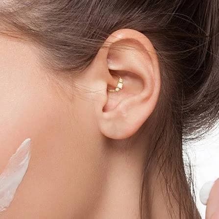 Migren için kulak piercingi
