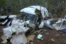 Hindistan'da uçak kazası: 7 ölü