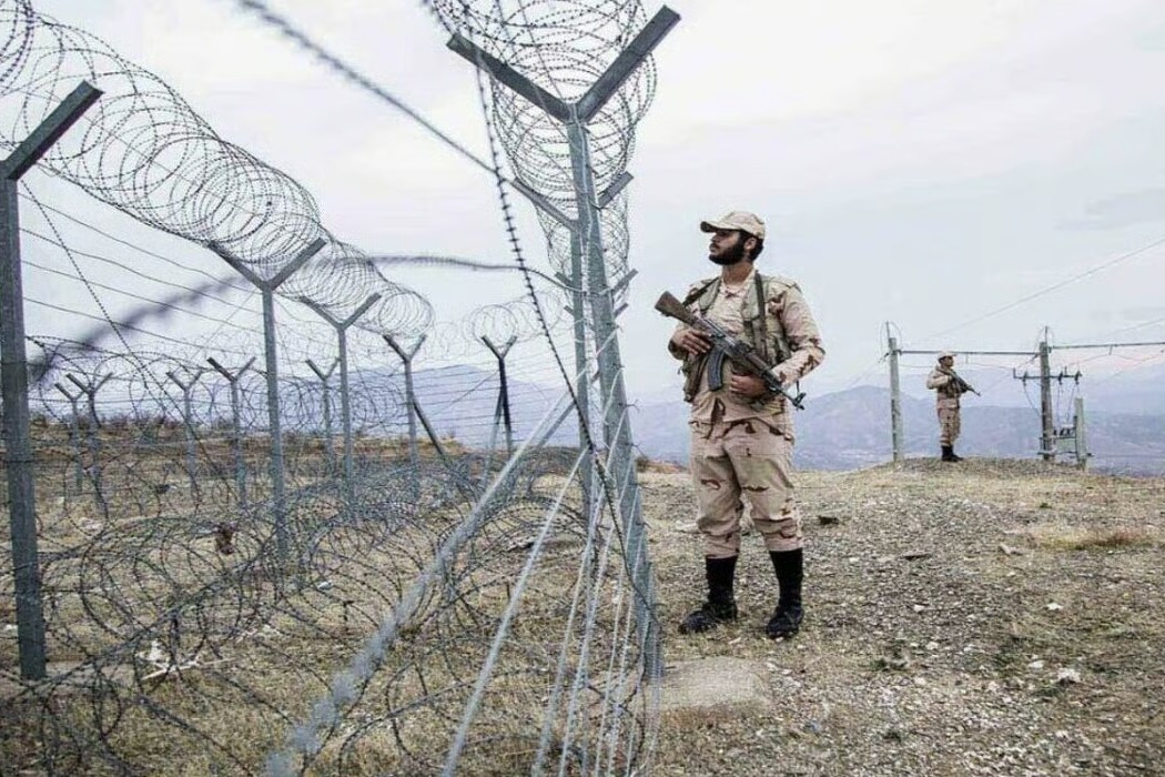 Pakistan Army Strikes Afghan Outposts Near Border