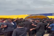 Kurban pazarında besiciler polise taş ve sopalarla saldırdı