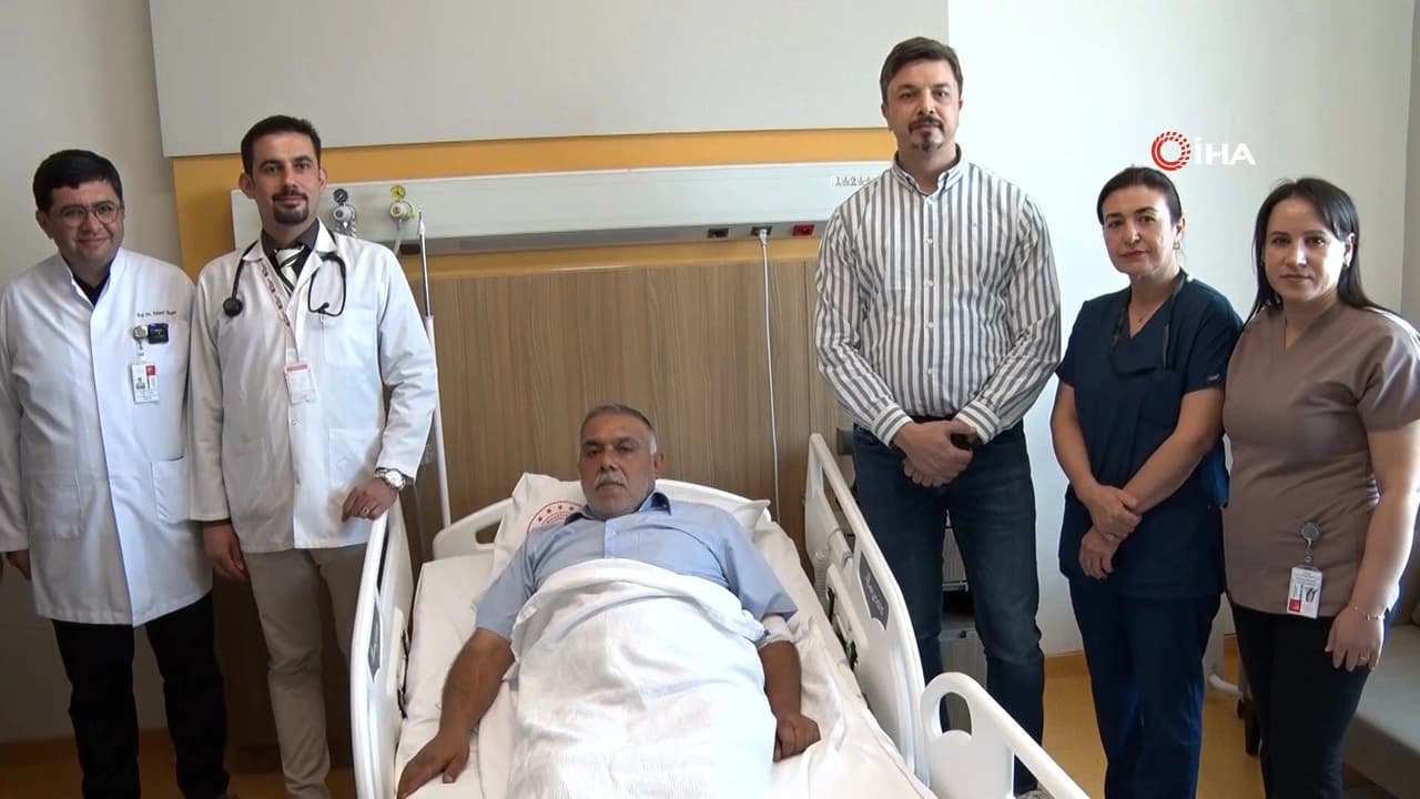 Gaziantep'te kalbinde delik oluşan hastaya ameliyatsız tedavi