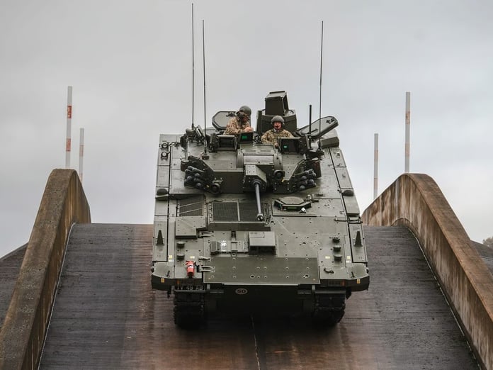 Birleşik Krallık, Ajax zırhlı araçlarında test sürecini yeniden başlatıyor